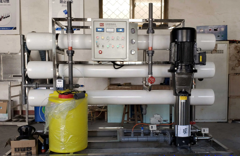 1-10噸小型<a href=http://m.kgkgs.com.cn/fstcjssb/ target=_blank class=infotextkey>反滲透凈水設備</a>